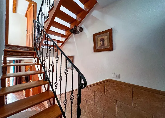 Cozy Townhouse With A Garden Playa de las Americas (Tenerife)