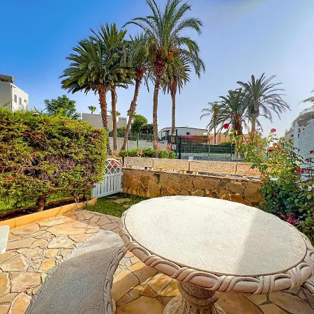 Cozy Townhouse With A Garden * Playa de las Americas (Tenerife)