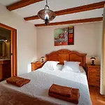 Cozy Townhouse With A Garden Playa de las Americas (Tenerife)