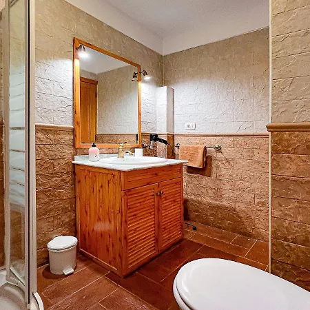 Daire Cozy Townhouse With A Garden