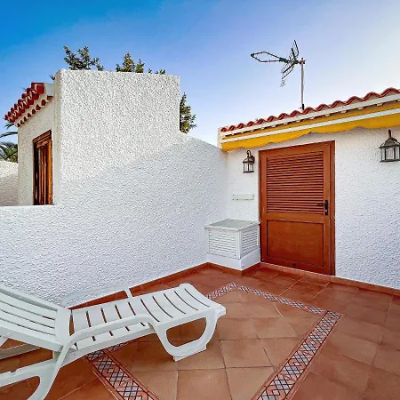 Daire Cozy Townhouse With A Garden