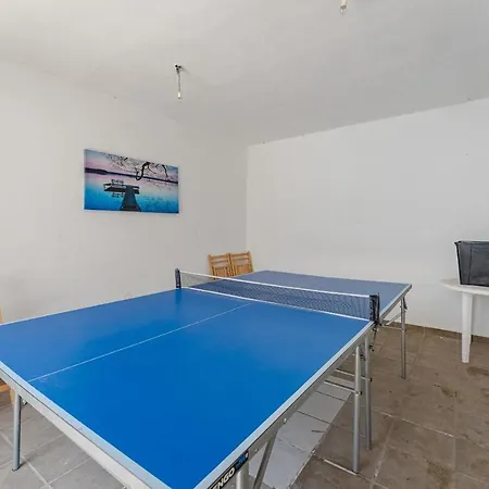 Cozy Townhouse With A Garden Daire *