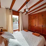 Cozy Townhouse With A Garden شقة *